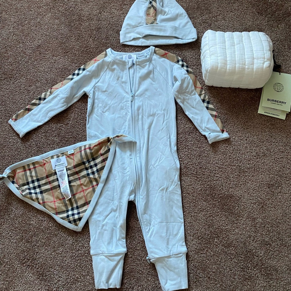 Burberry Baby set